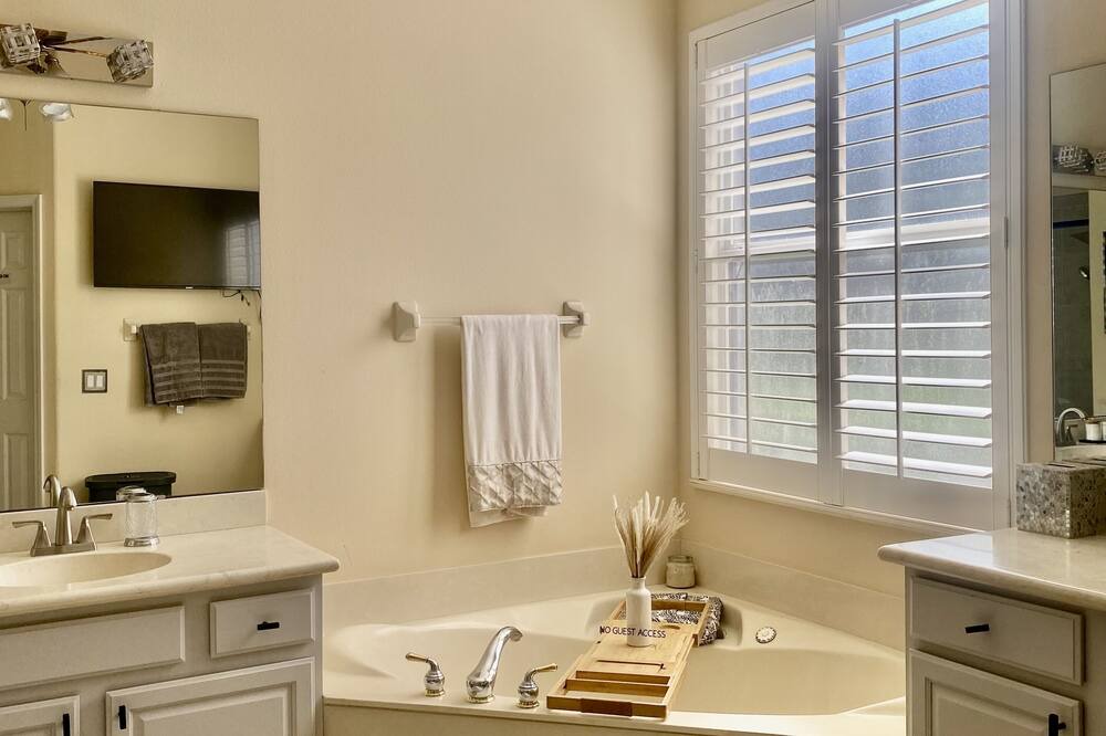 Photo of Kitchen in Metro West