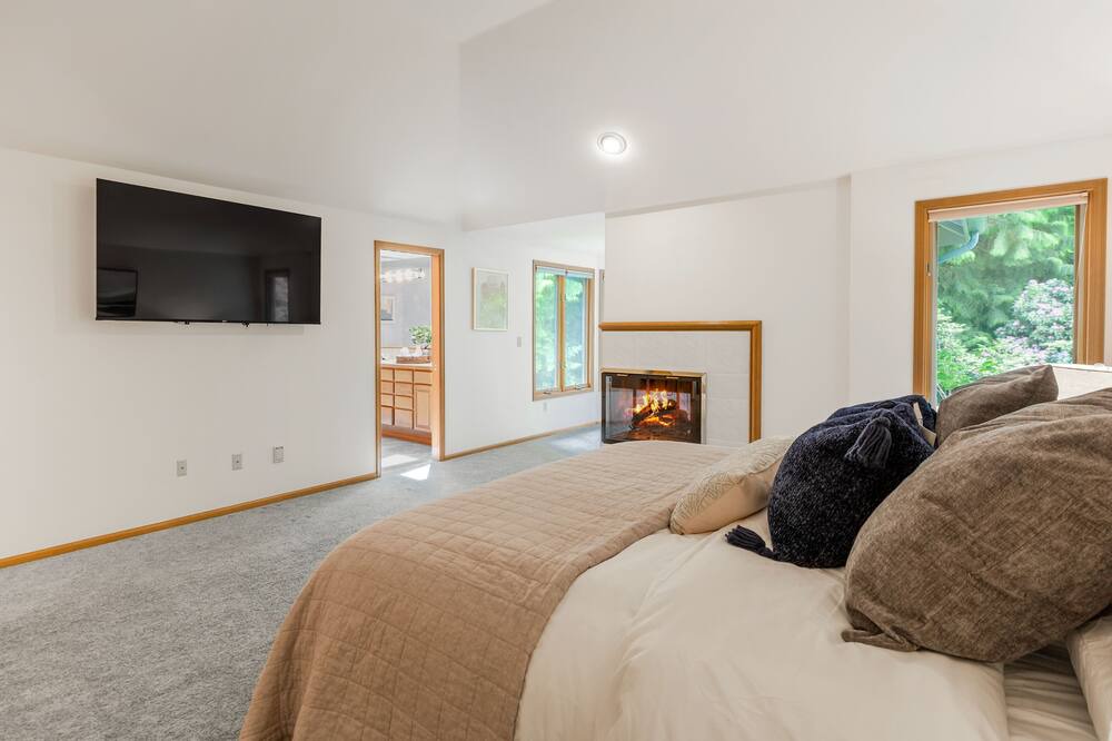 Photo of Bedroom in Overlake