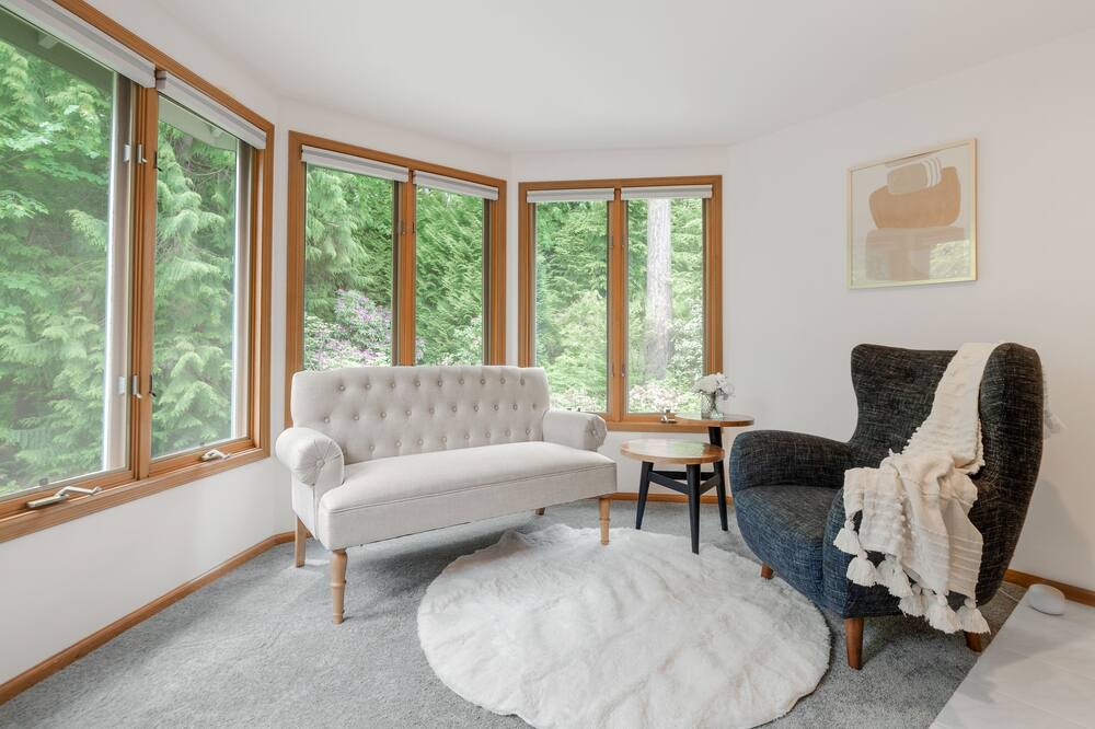 Photo of Livingroom in Overlake