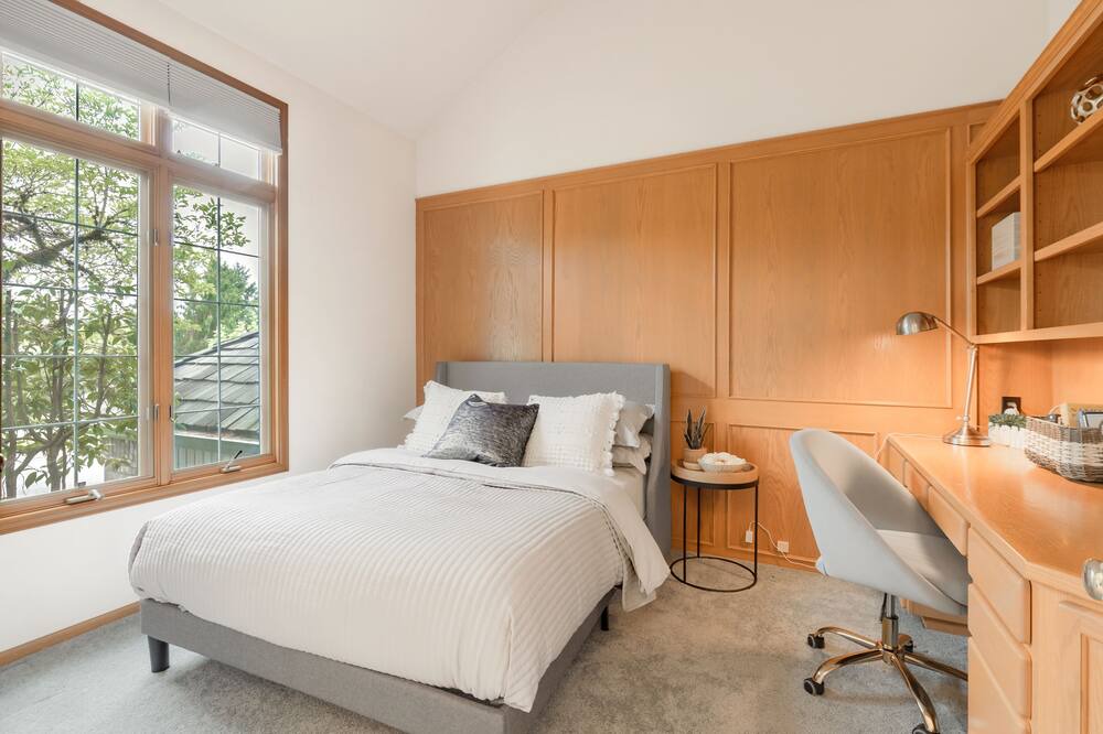 Photo of Bedroom in Overlake