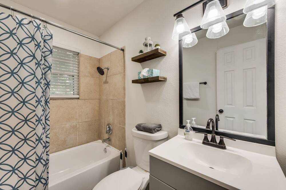 Photo of Bathroom in Rockwall