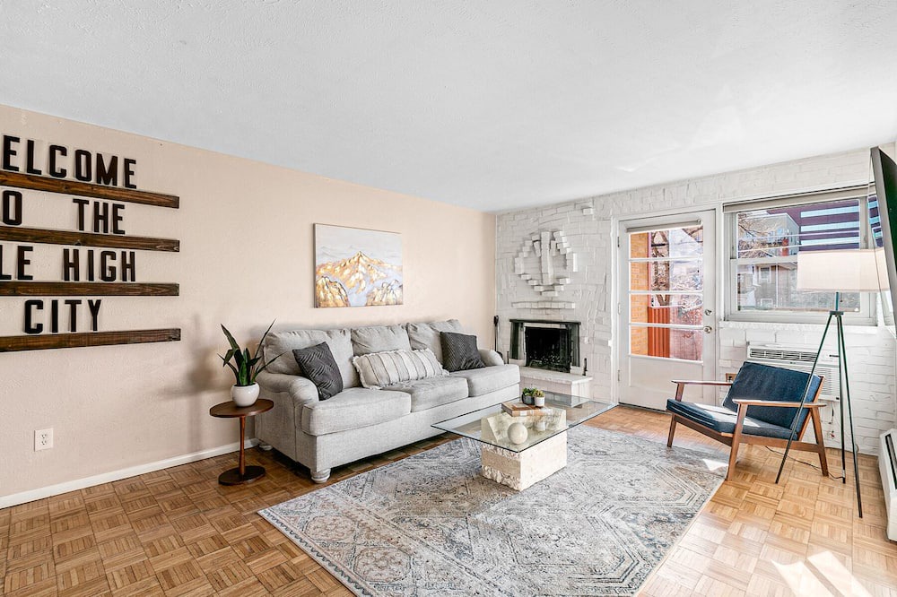 Photo of Livingroom in Alamo Placita