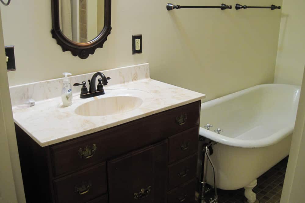 Photo of Bathroom in Merigold