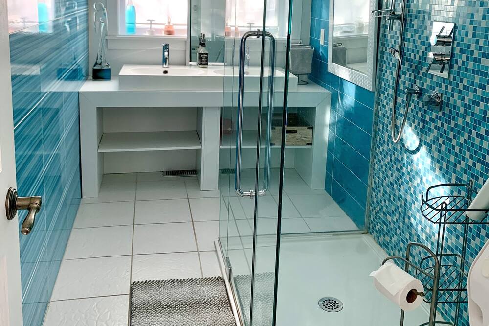 Photo of Bathroom in Sainte-Ann-des-Lacs