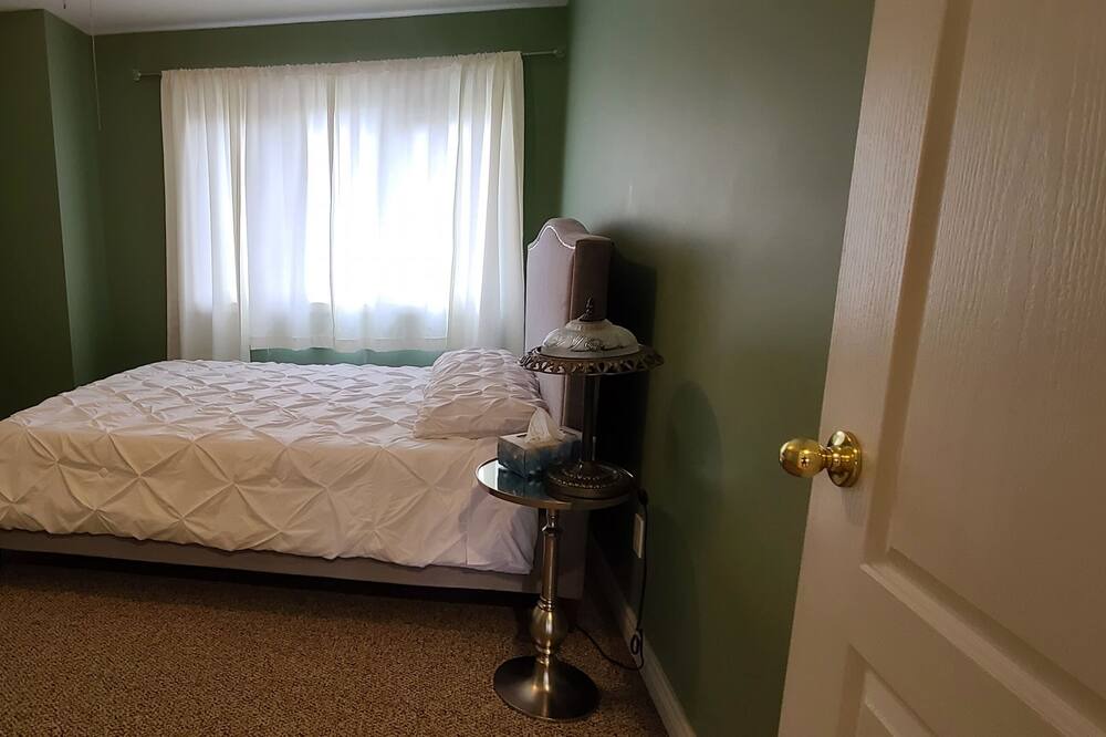 Photo of Bedroom in Hamilton