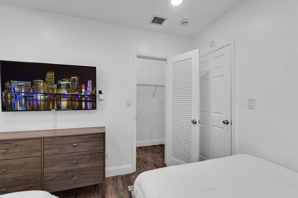 Photo of Bedroom in Ojus