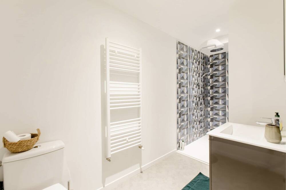 Photo of Bathroom in Gainneville