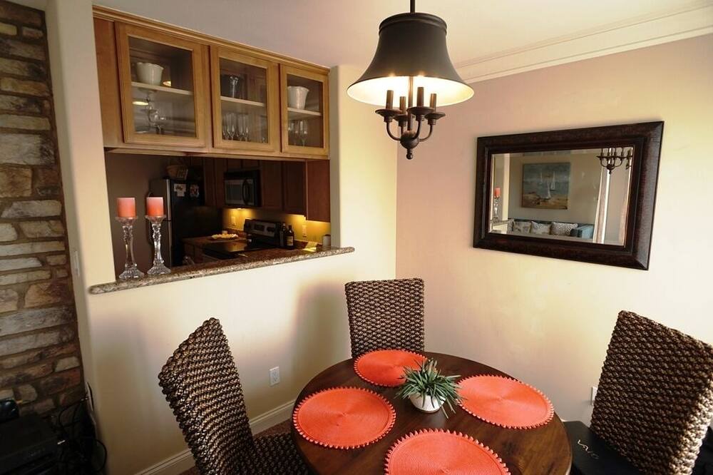 Photo of Kitchen in La Jolla Mesa