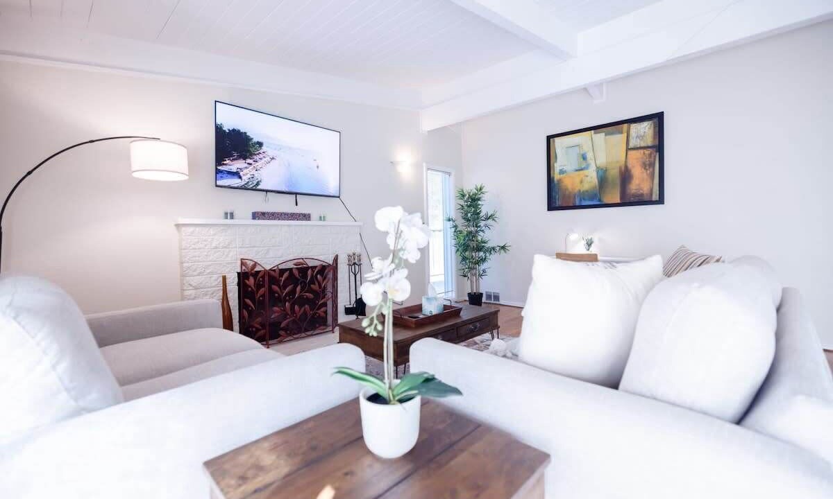 Photo of Livingroom in Palo Alto