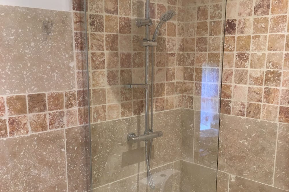 Photo of Bathroom in La Sauvetat-du-Dropt