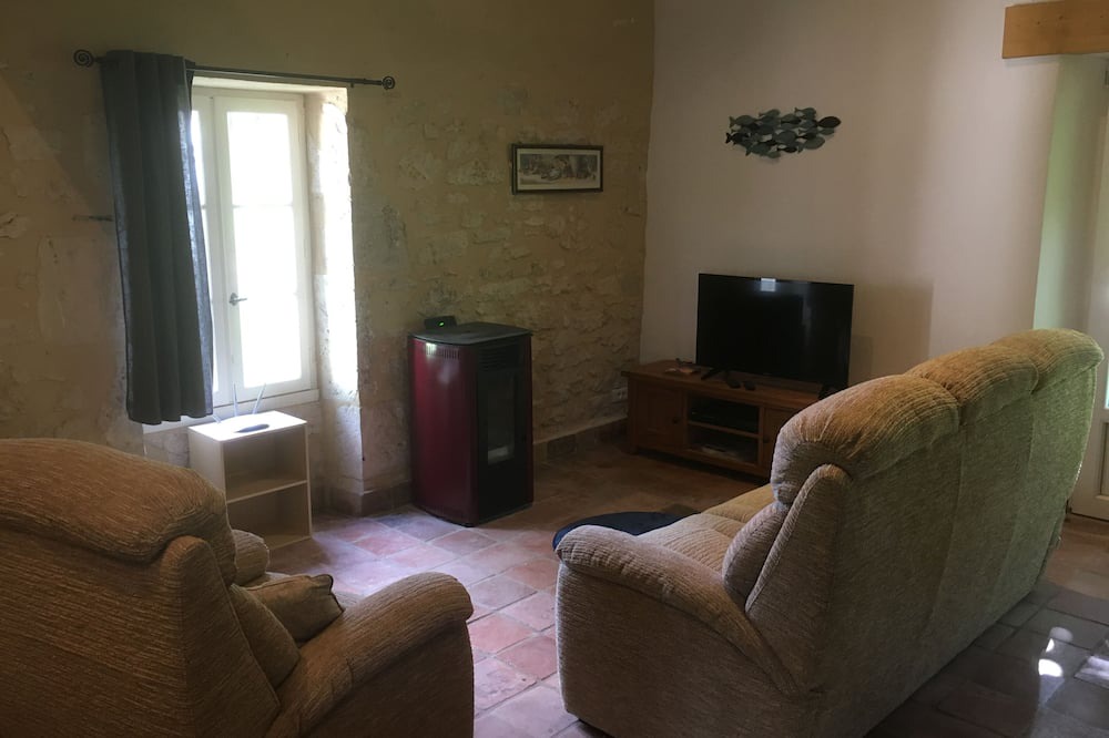 Photo of Livingroom in La Sauvetat-du-Dropt