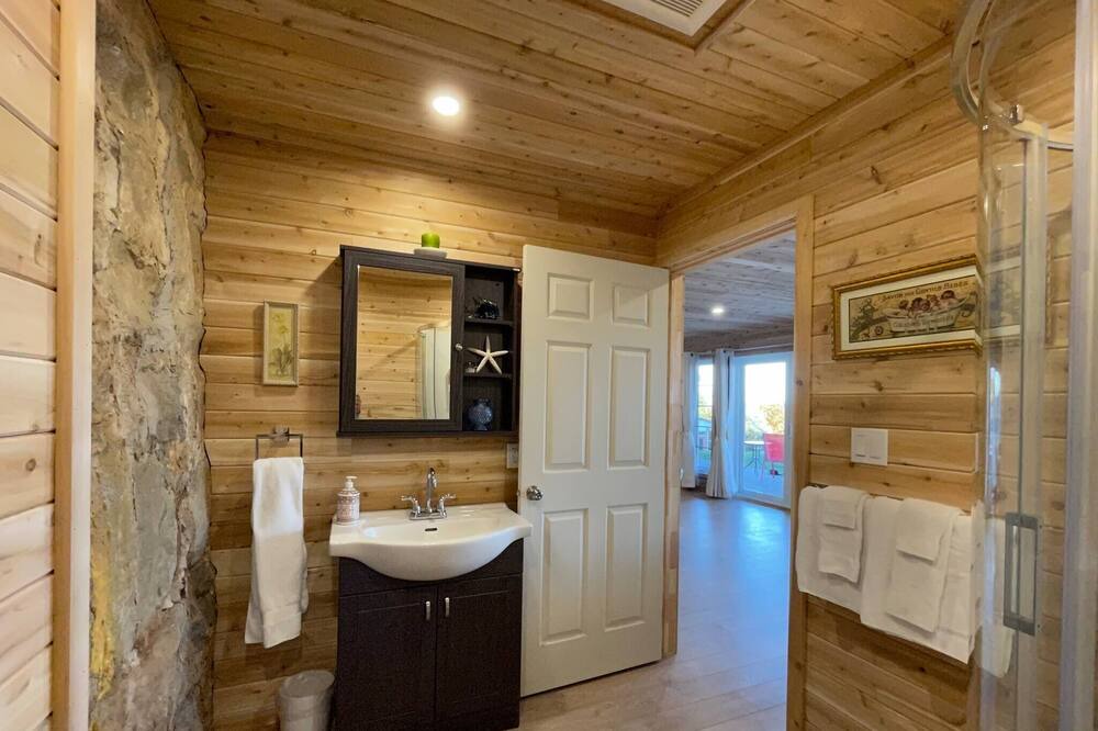 Photo of Bathroom in Cap-a-l'Aigle