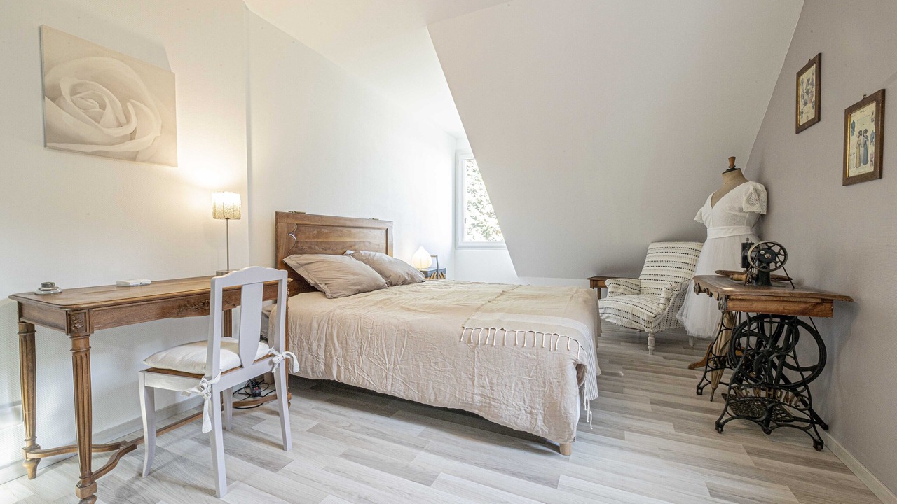 Photo of Bedroom in Bagneaux-sur-Loing