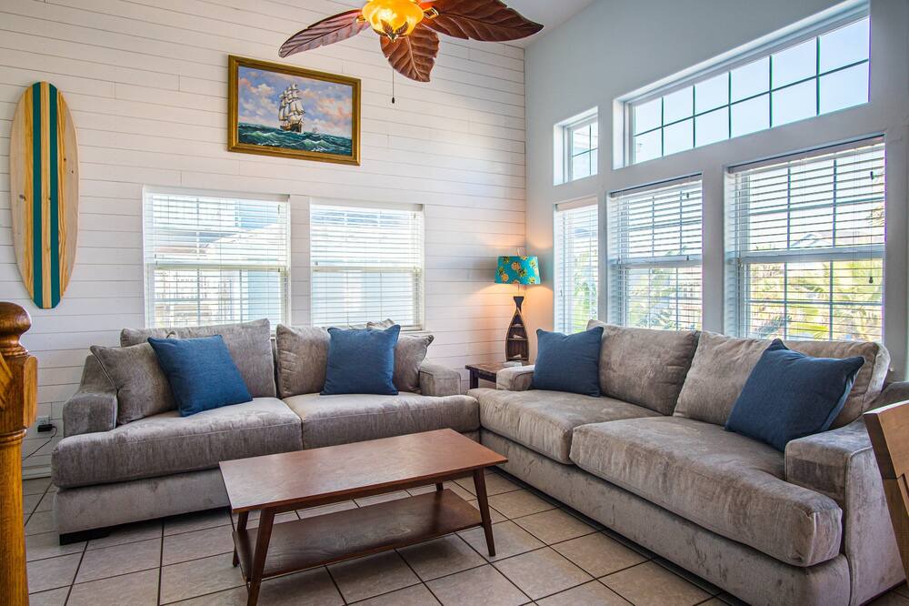 Photo of Livingroom in Sand Point