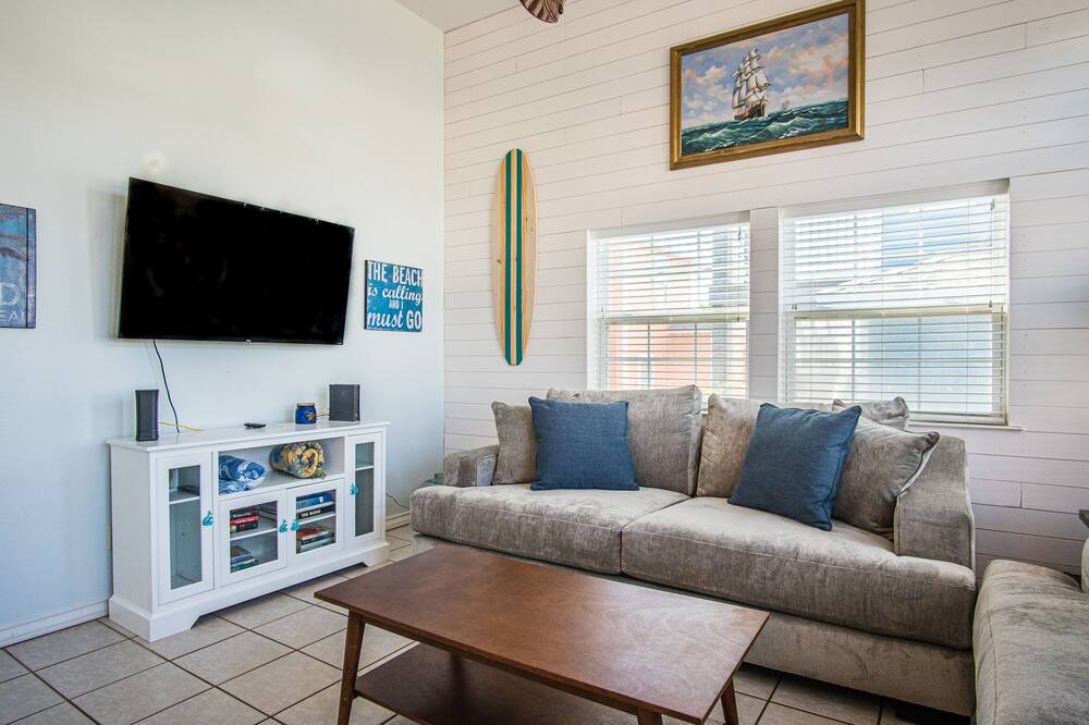 Photo of Livingroom in Sand Point