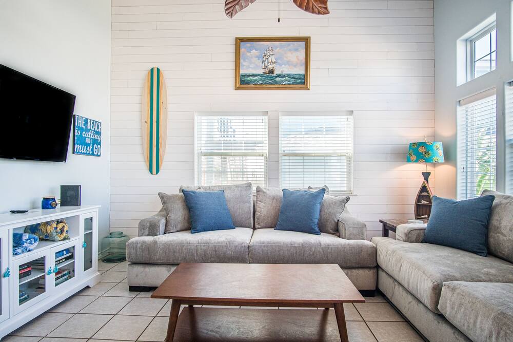 Photo of Livingroom in Sand Point