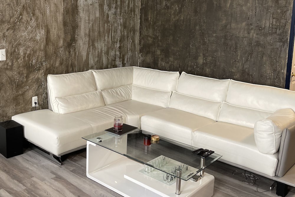 Photo of Livingroom in Central Park North