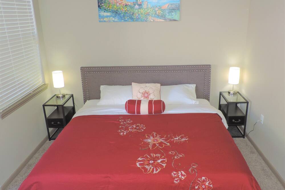 Photo of Bedroom in Grogan's Mill