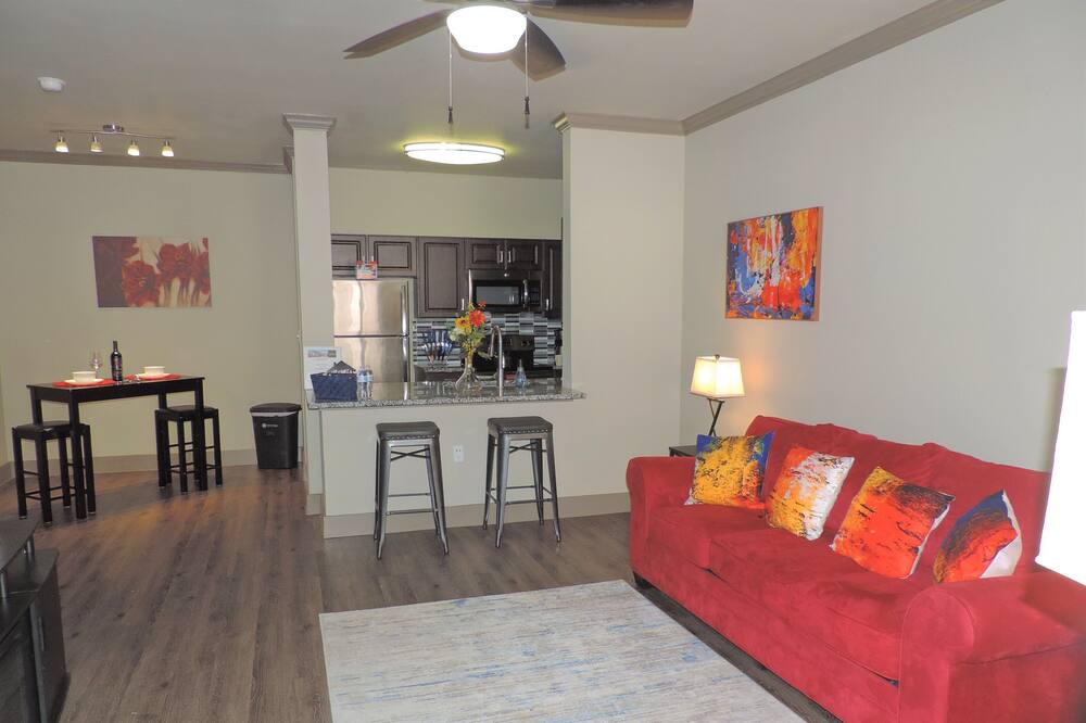 Photo of Livingroom in Grogan's Mill