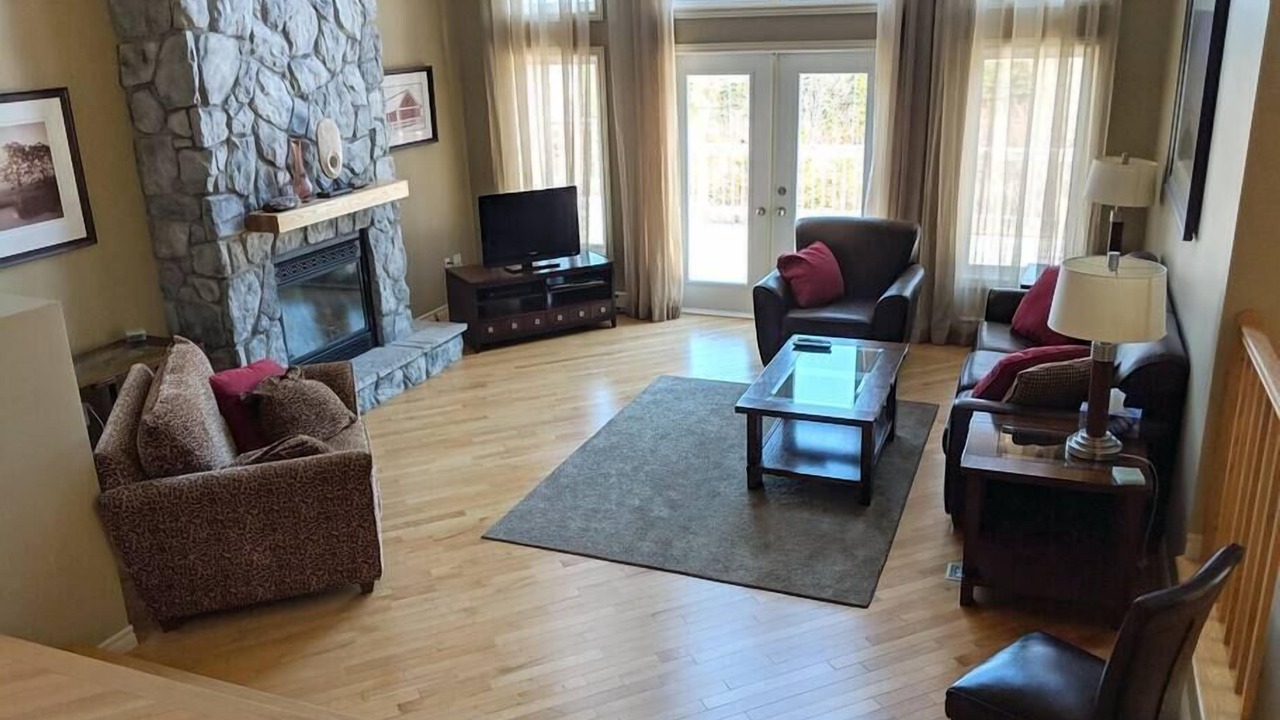 Photo of Livingroom in Little Rapids