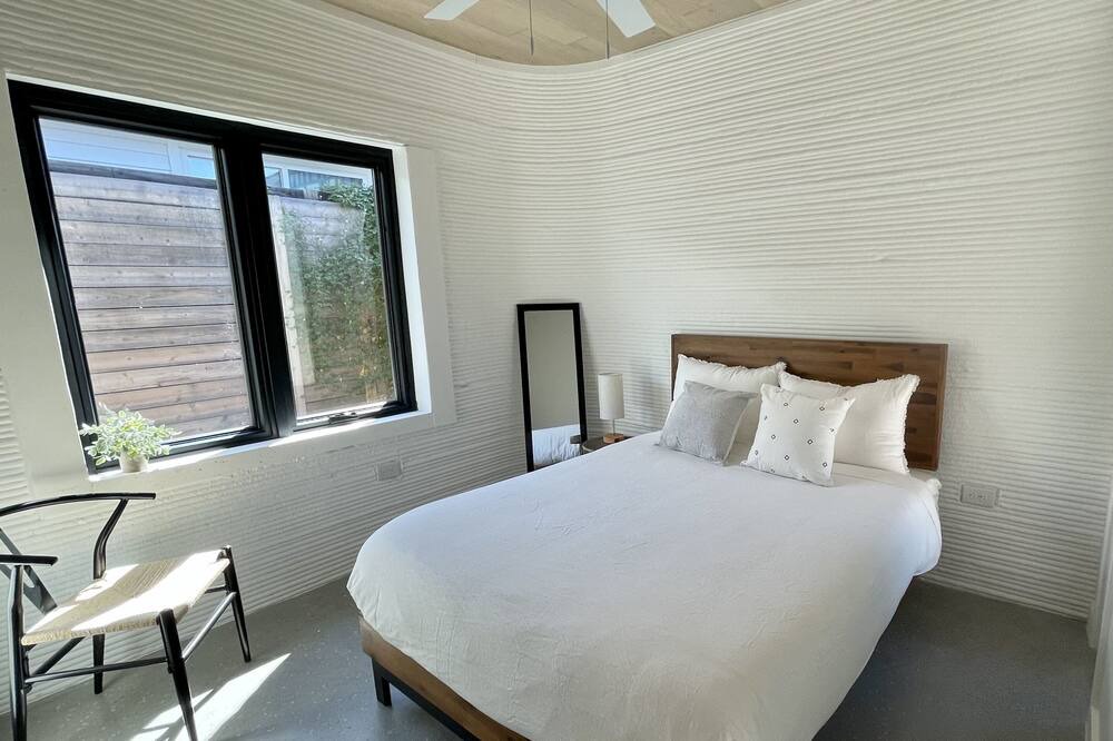 Photo of Bedroom in MLK