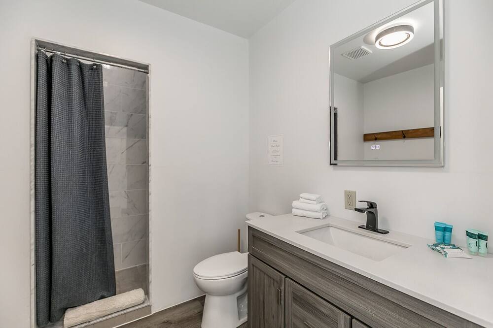 Photo of Bathroom in Armour