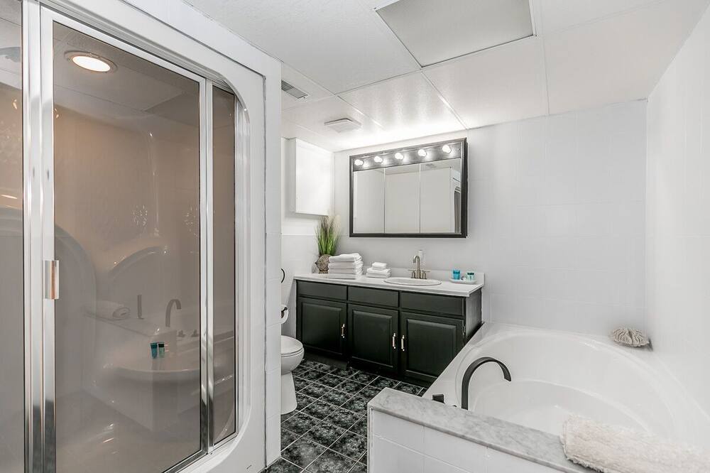 Photo of Bathroom in Armour