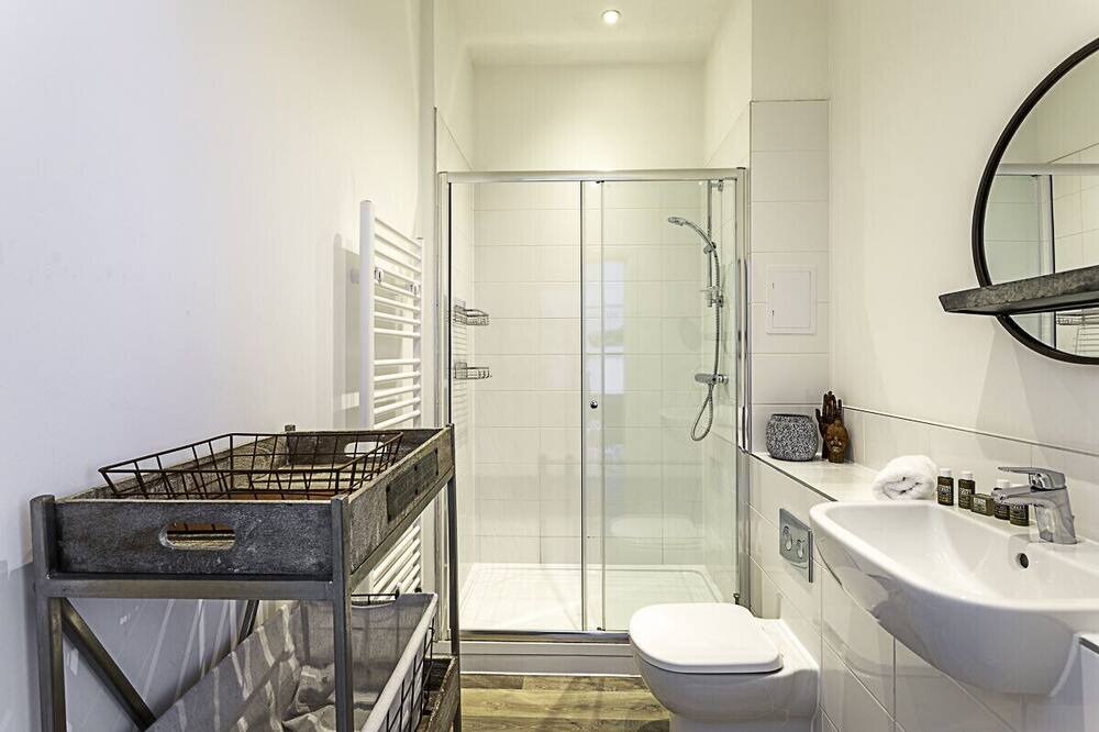 Photo of Others in Mile End