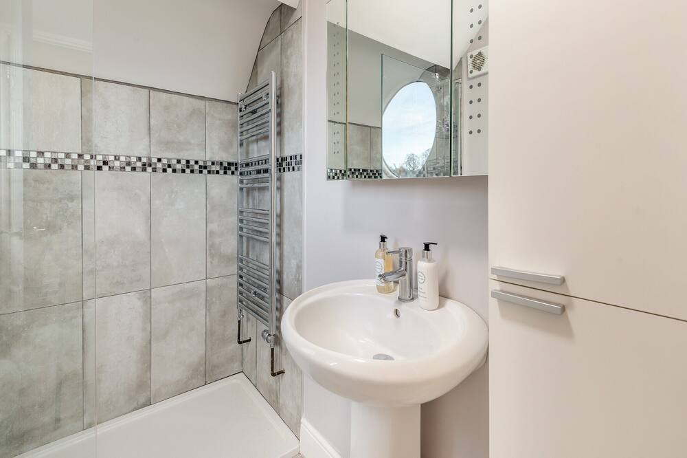 Photo of Bathroom in Castle Bytham