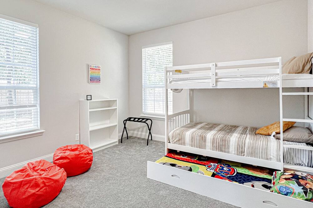 Photo of Bedroom in Lake Dallas