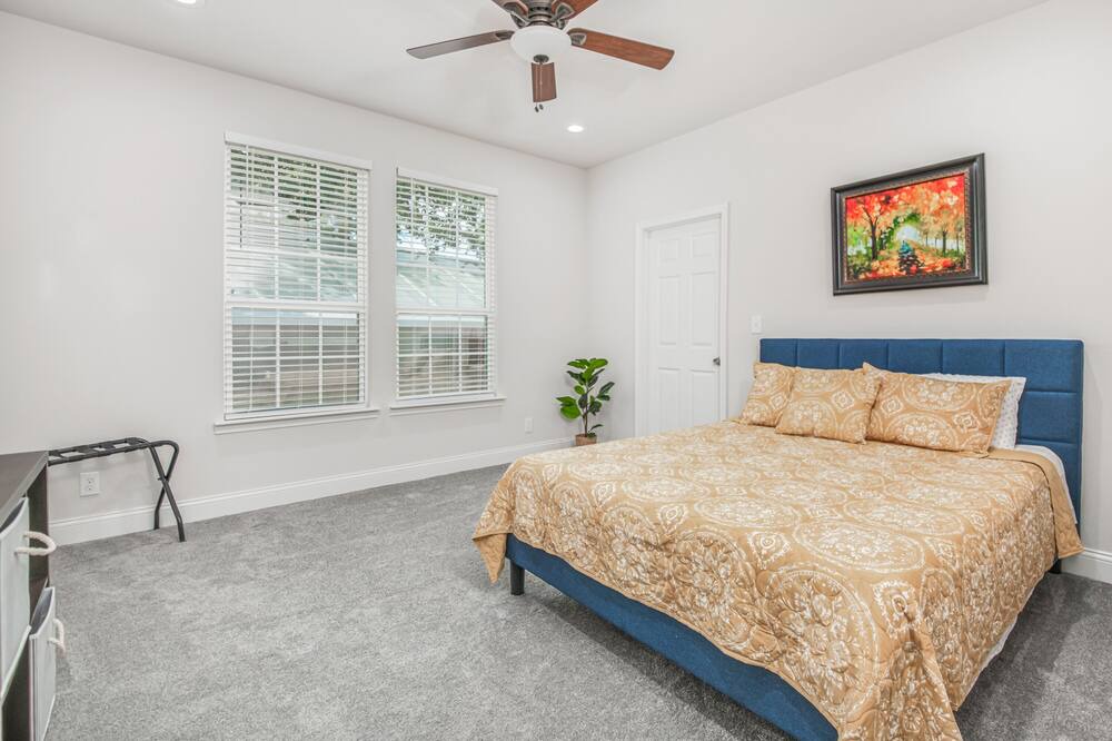 Photo of Bedroom in Lake Dallas