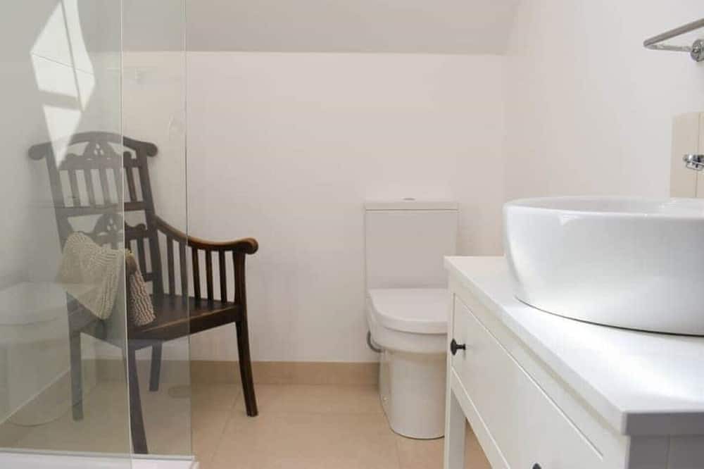 Photo of Bathroom in Ermington
