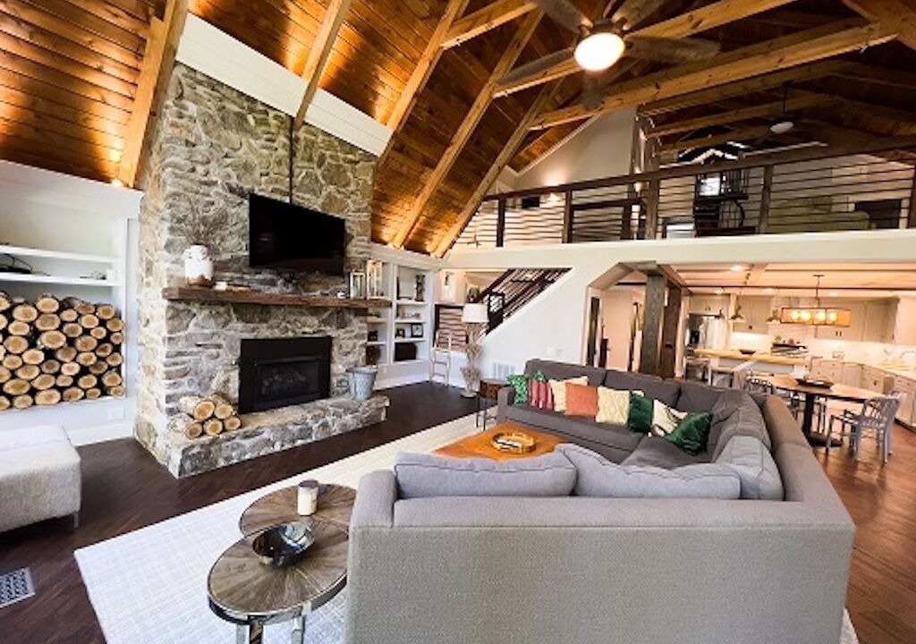 Photo of Livingroom in Laurel Fork