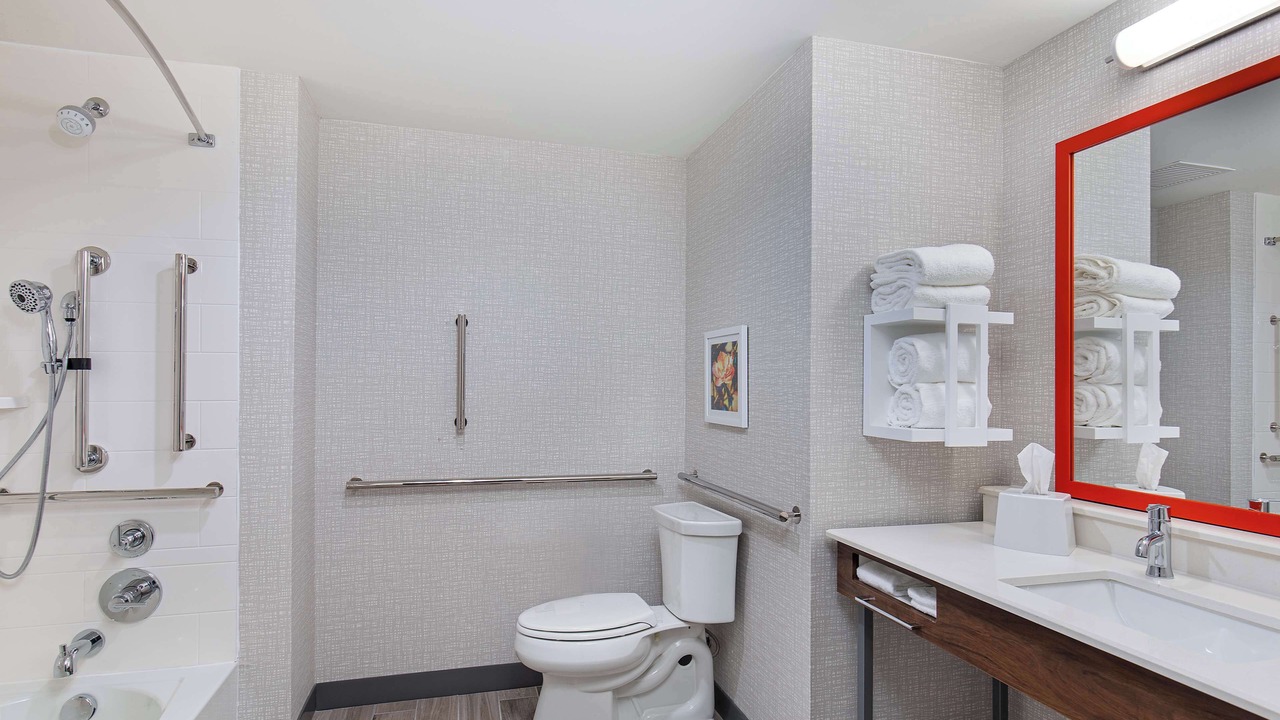 Photo of Bathroom in Albertville