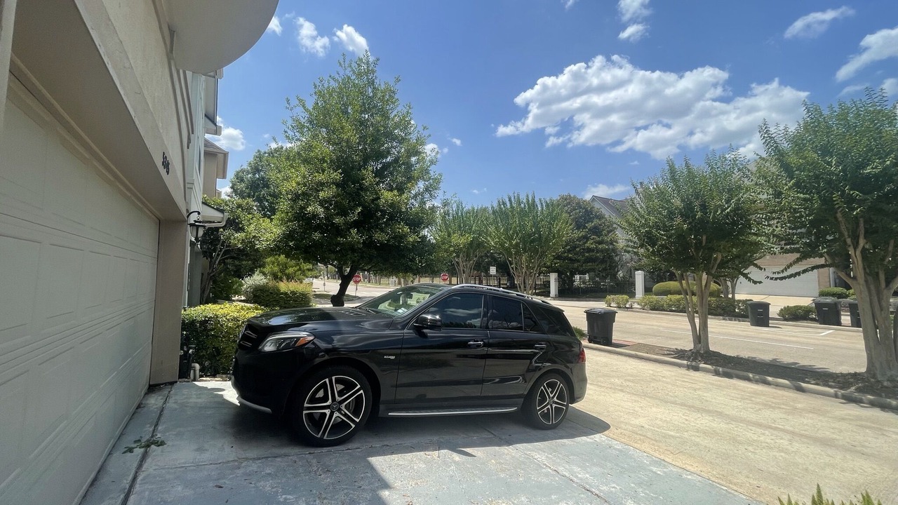 Photo of Outdoor in Uptown