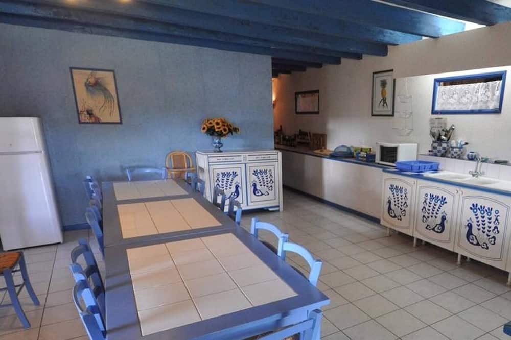 Photo of Kitchen in Flaugnac