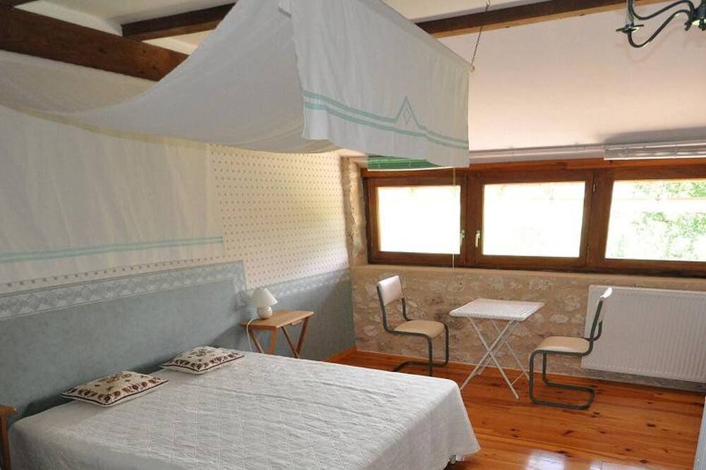 Photo of Bedroom in Flaugnac