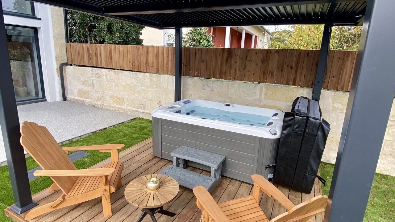 Photo of Patio Balcony in Saint-Andre-de-Cubzac