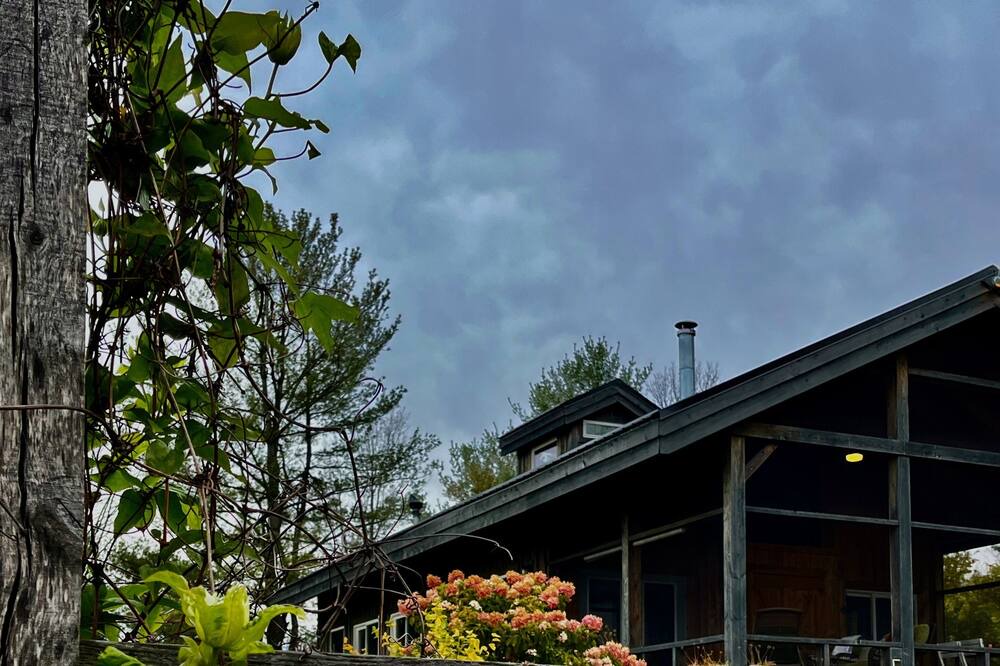 Photo of Outdoor in Burdett