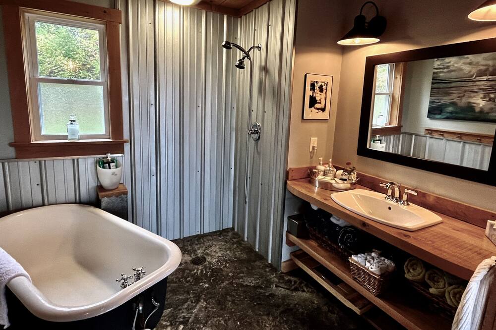 Photo of Bathroom in Burdett