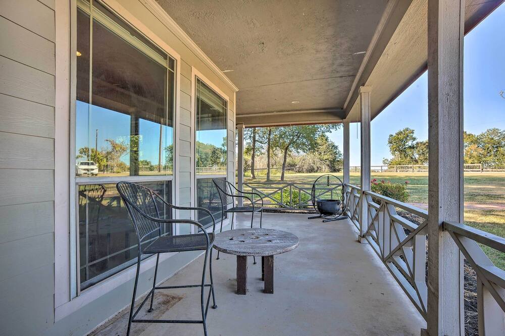 Photo of Outdoor in Franklin Estates