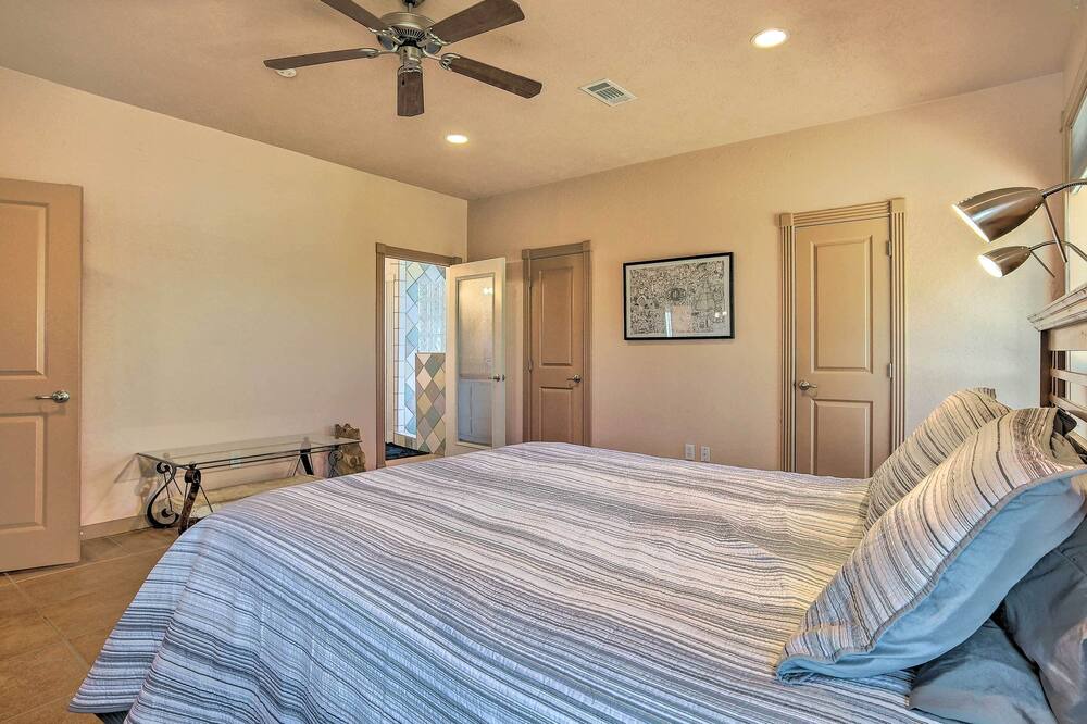 Photo of Bedroom in Franklin Estates