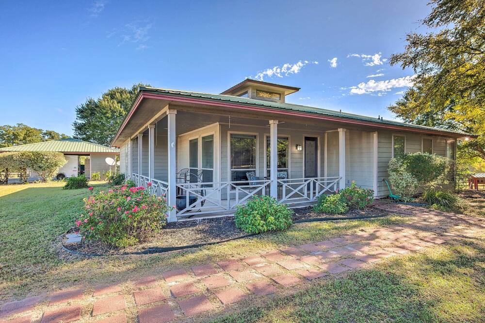 Photo of Outdoor in Franklin Estates