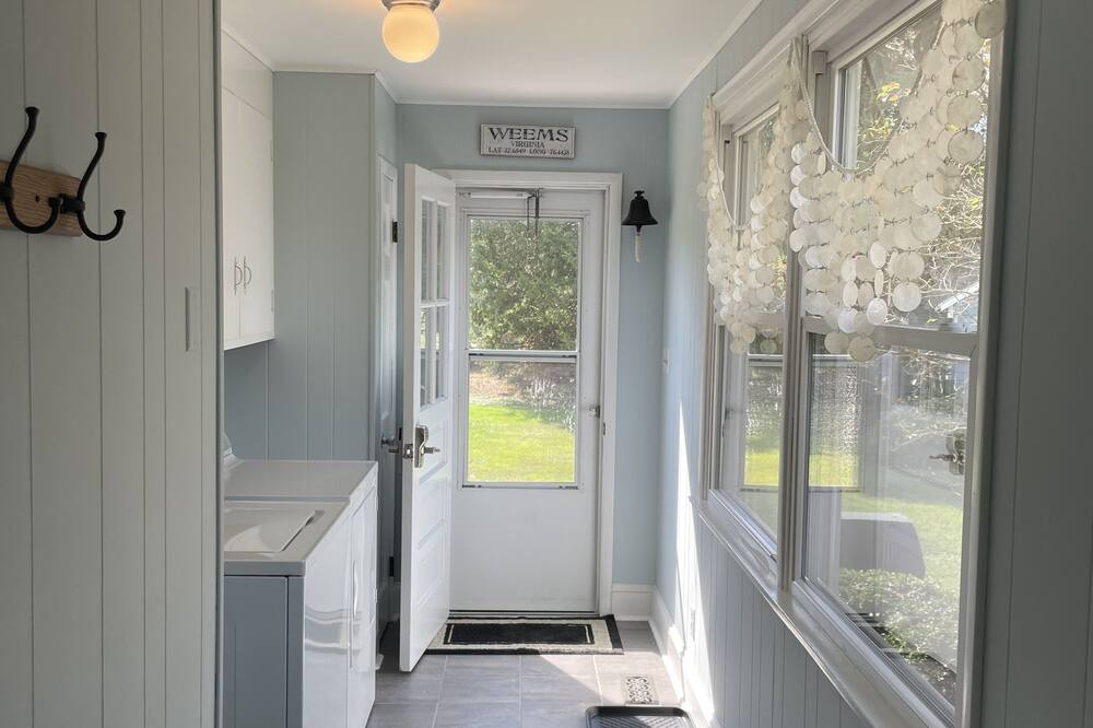Photo of Bedroom in Weems