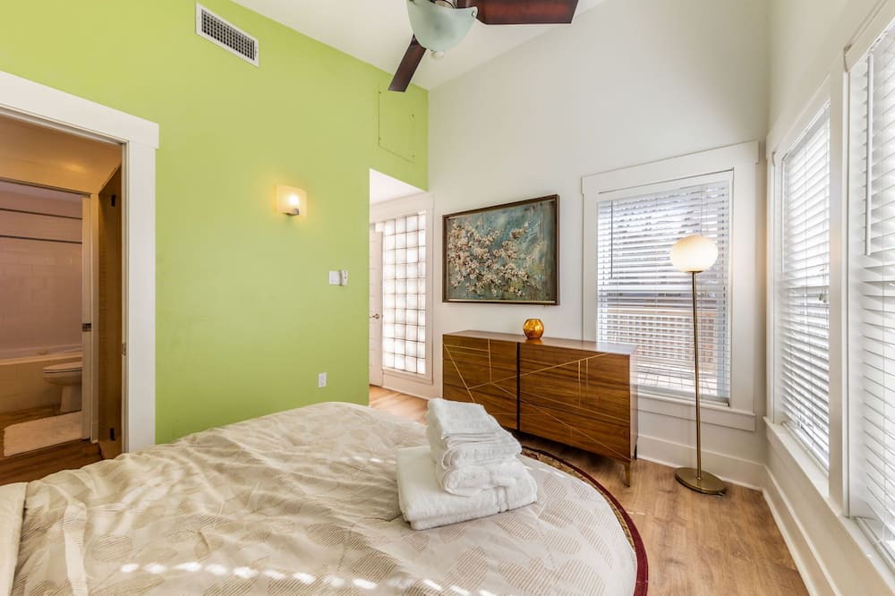 Photo of Bedroom in Govalle