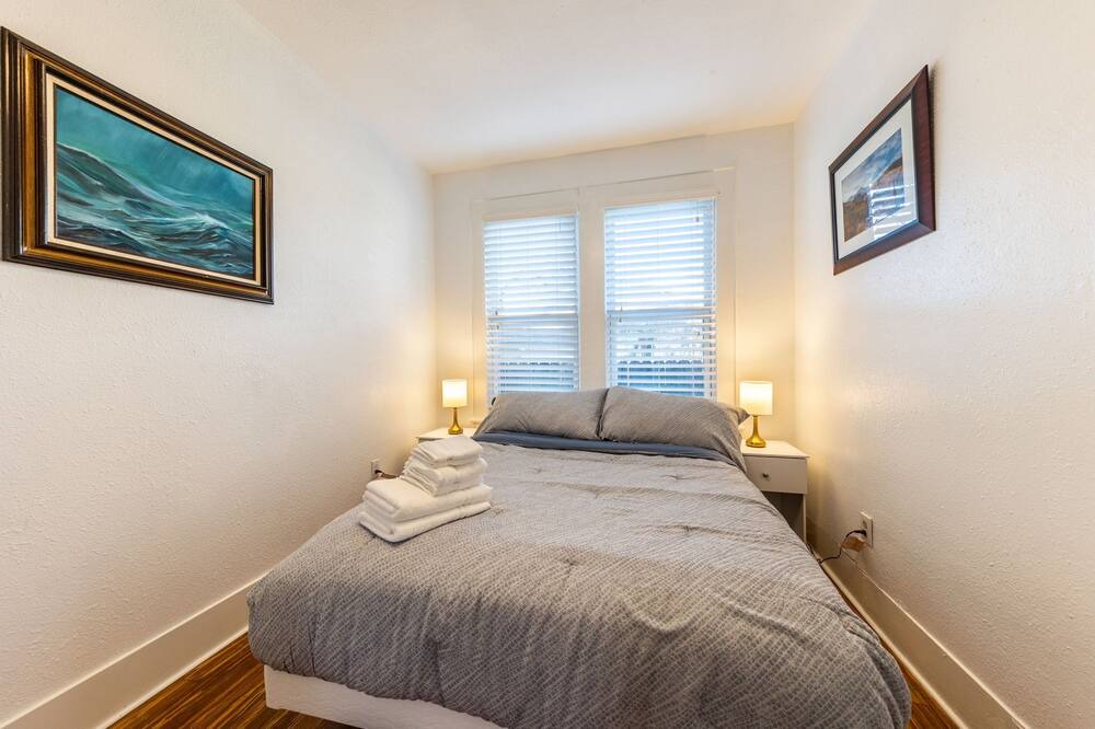 Photo of Bedroom in Govalle