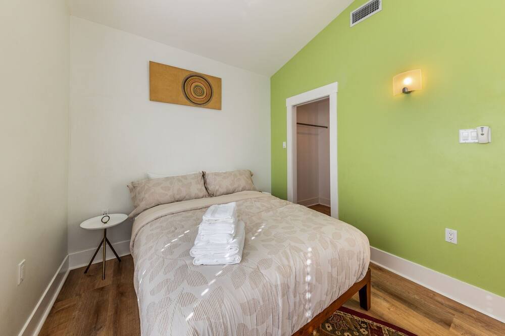 Photo of Bedroom in Govalle