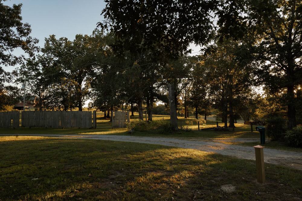 Photo of Outdoor in Benton
