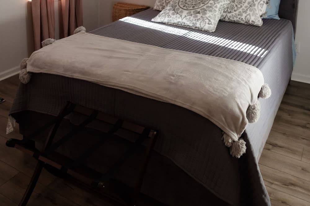 Photo of Bedroom in Benton