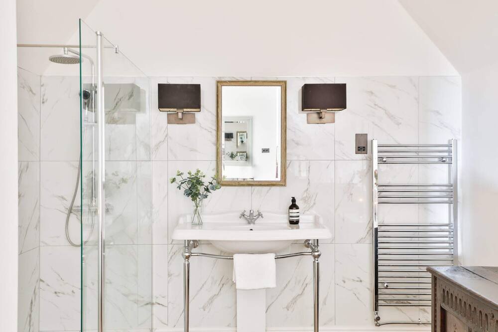 Photo of Bathroom in Beverston